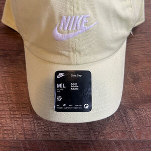 Adult Nike Club Cap Hat Size M/L Yellow Clearance